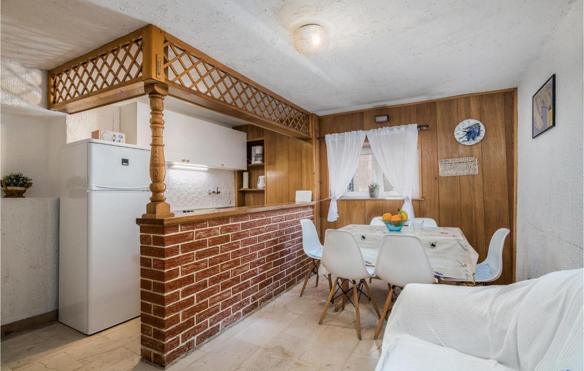 2 Bedroom Gorgeous Home In Baska Ngoại thất bức ảnh